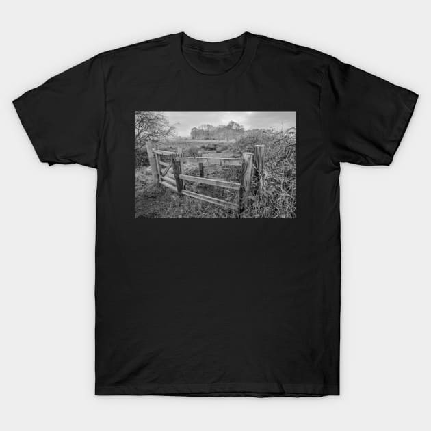 Wooden gate in the Norfolk countryside T-Shirt by yackers1